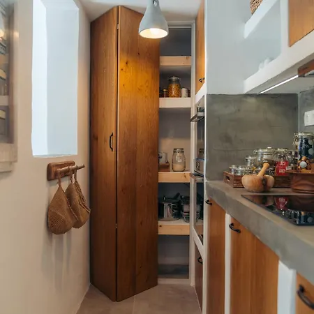 Dione Platis Gialos (Sifnos)