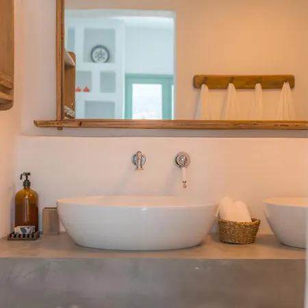 Dione Platis Gialos (Sifnos)