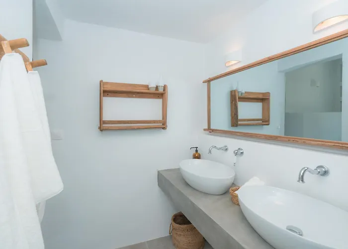 Dione Platis Gialos (Sifnos)